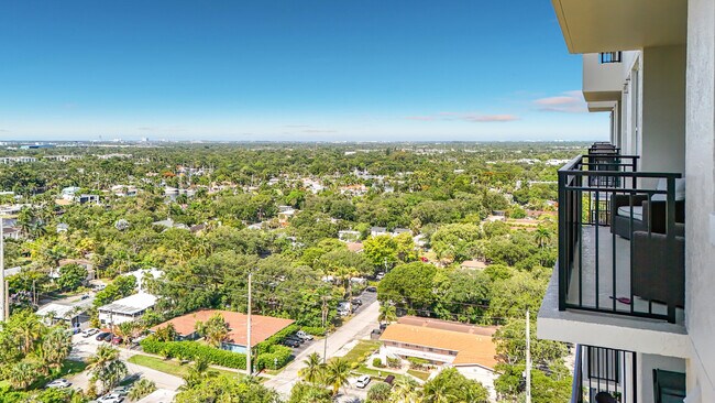 Building Photo - 610 W Las Olas Blvd