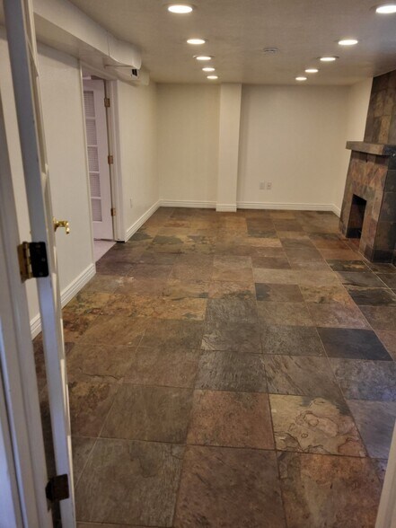 Building Photo - 225 S Lafayette St