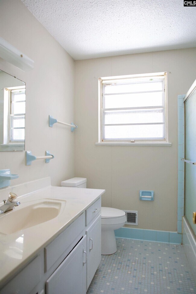 Building Photo - 826 Jefferson St