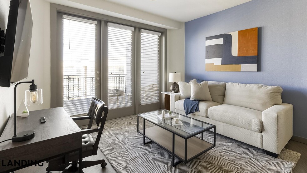 Building Photo - 101 S Center St