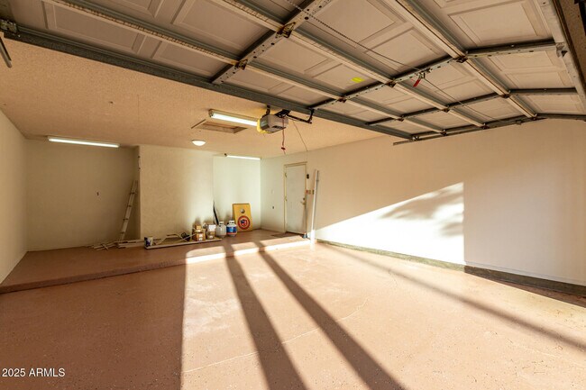 Building Photo - 14425 N Coral Gables Dr