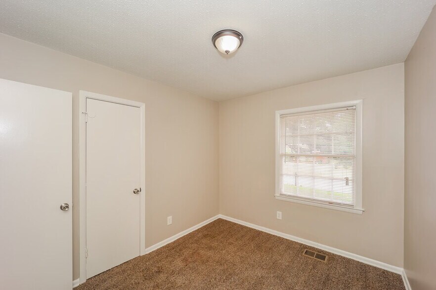Building Photo - 8175 Eton Ct