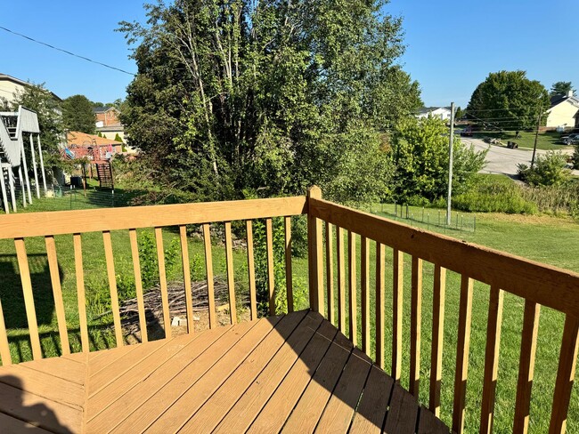 Building Photo - September Rent Free! Modern 3BR Apartment ...