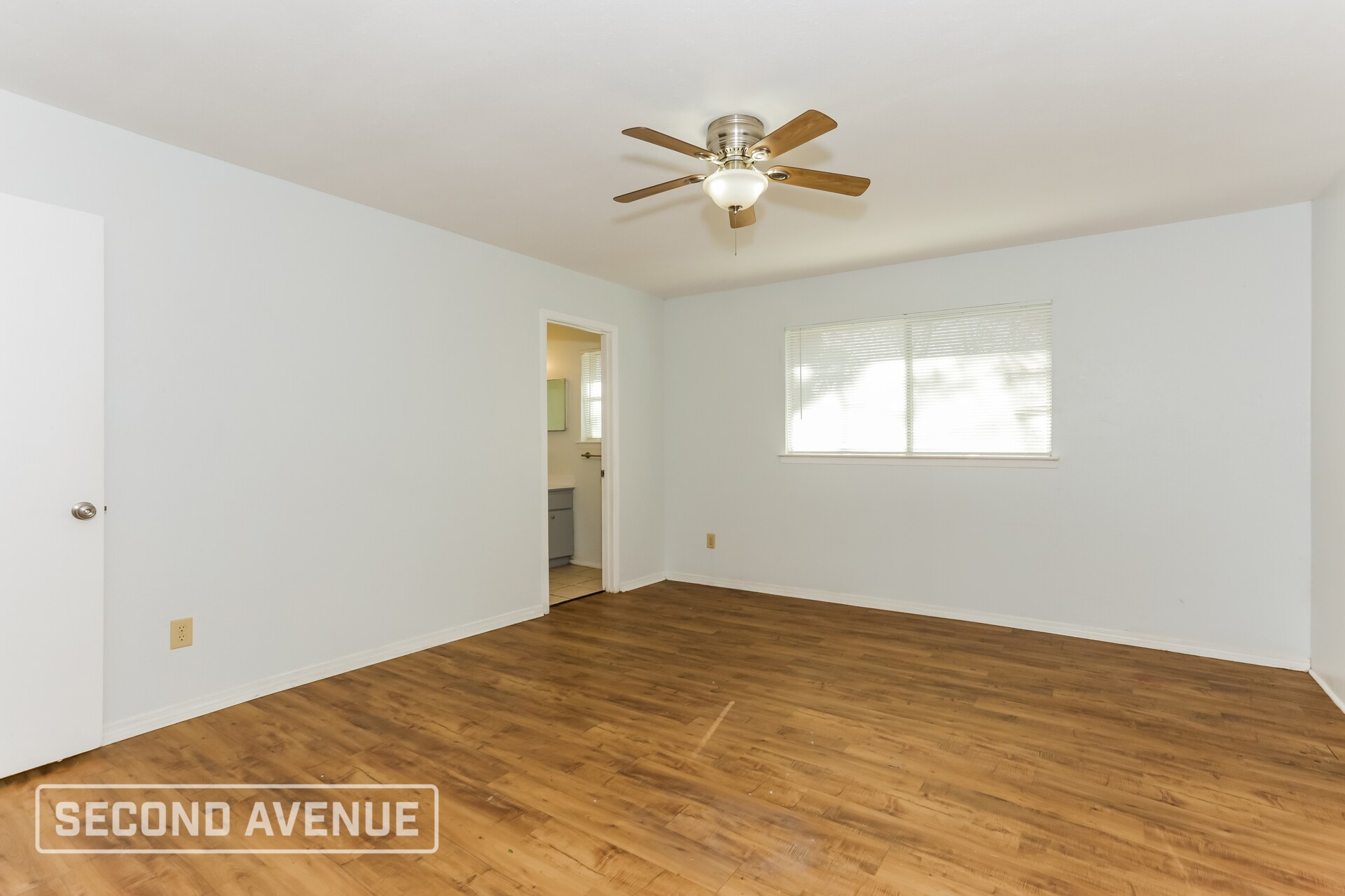 Building Photo - 509 Southlake Dr