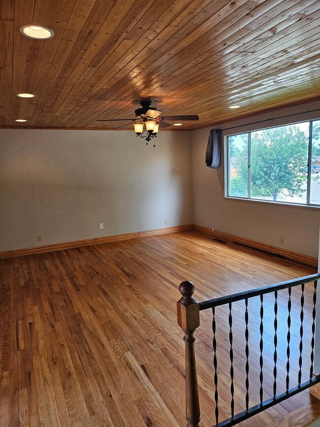 Building Photo - ALL PROSPECTIVE TENANTS MUST SUBMIT A $58 NON-REFUNDABLE APPLICATION FEE PER APPLICANT ONLINE AND...