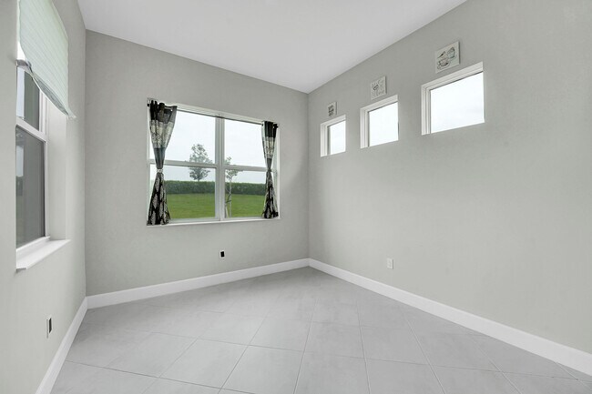 Building Photo - 5530 Macoon Wy