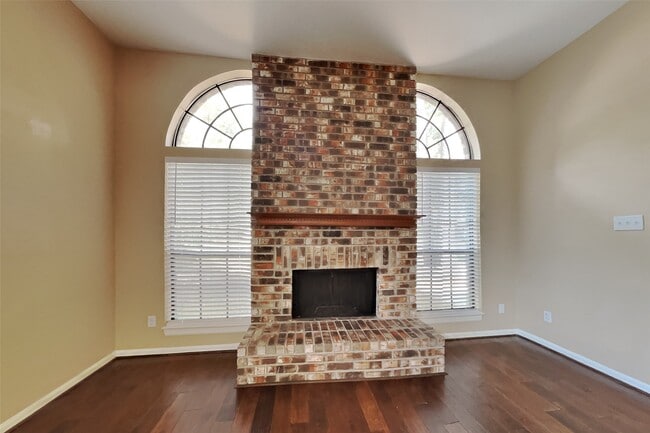 Building Photo - 151 E Pathfinders Cir