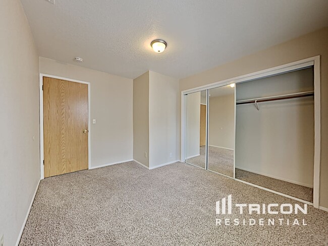 Building Photo - 324 Kendrick Ln