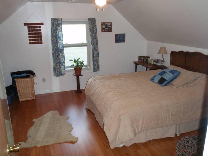 2nd Floor Bed 1 - 8 Charles Ave