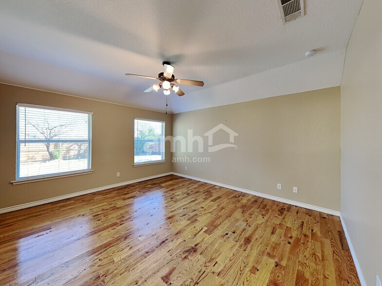 Building Photo - 9300 Lisa Ct