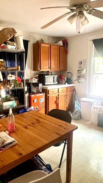 Building Photo - 92 Wallace St