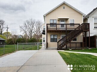 Building Photo - 830