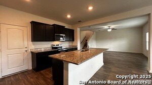 Building Photo - 7239 Lazy Cyn