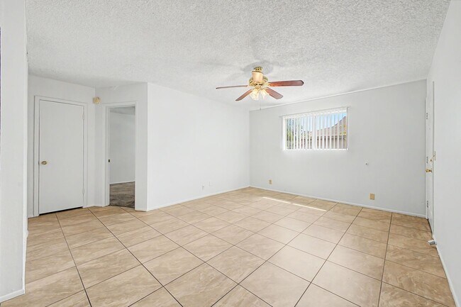 Building Photo - 2931 E Beck Ln