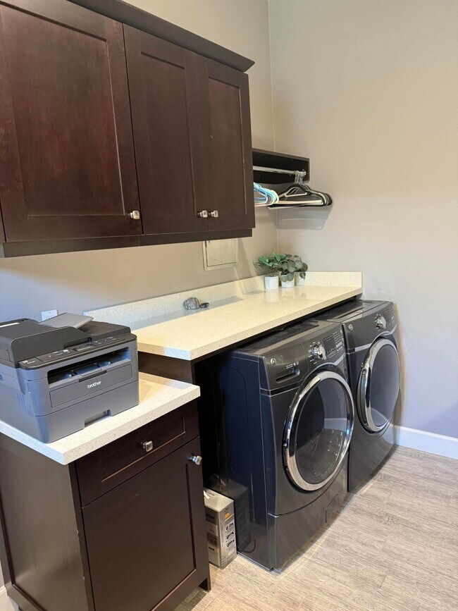 Building Photo - 51049 Doubletree Ct