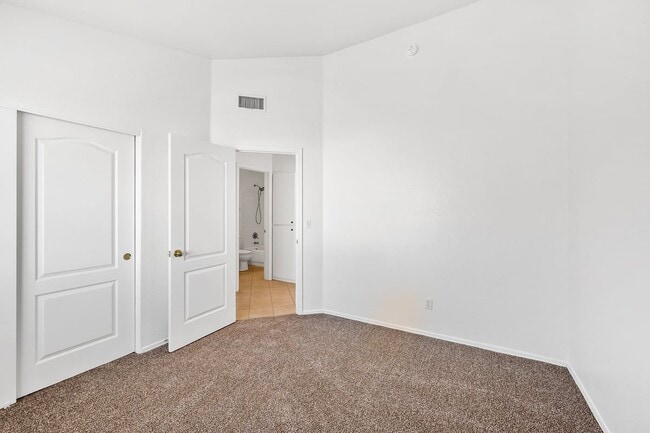 Building Photo - 8080 N Tackroom Ln