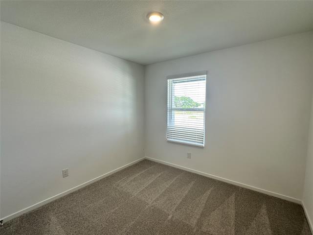Building Photo - 304 Hidden Mdws Dr