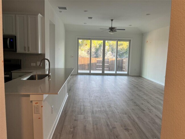 Building Photo - 2012 Bobtail Pass