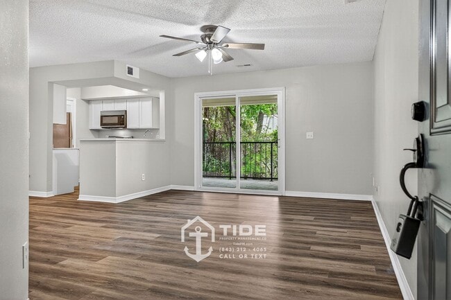 Building Photo - Live Close to It All – Convenient Mount Pleasant Home