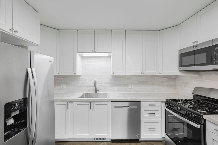 Building Photo - 1062 Oberlin Dr