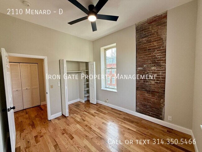 Building Photo - 2110 Menard-D