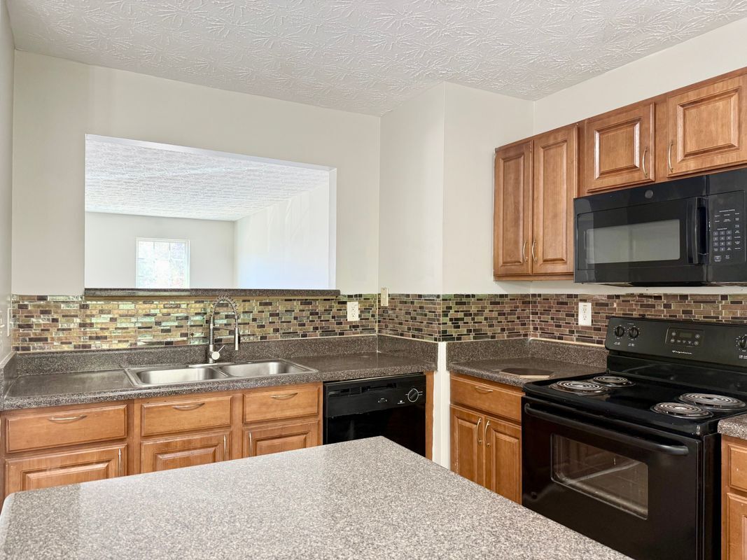 Building Photo - 1708 Redan E