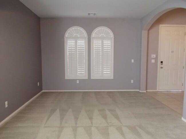 Building Photo - Spacious 3-Bedroom Cul-de-Sac Home in Prime Location