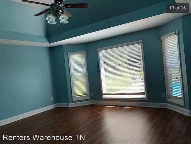 Building Photo - 3 bed/3bth with pool and garage. Country l...