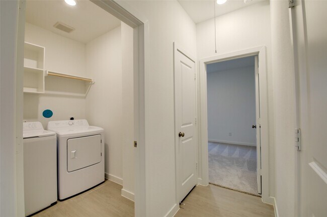 Building Photo - 21723 Colonial Medow Creek Trl