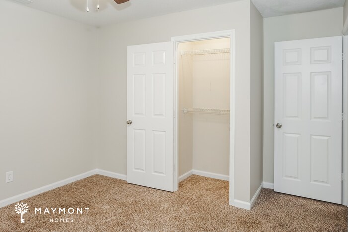 Building Photo - 2418 Oxmoor Ln SW