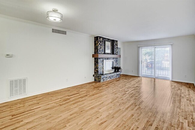 Building Photo - 3400 Timmons Ln