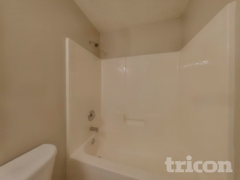 Building Photo - 40 Bramble Bush Trail