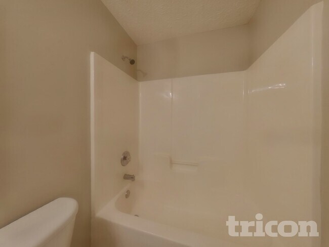 Building Photo - 40 Bramble Bush Trail