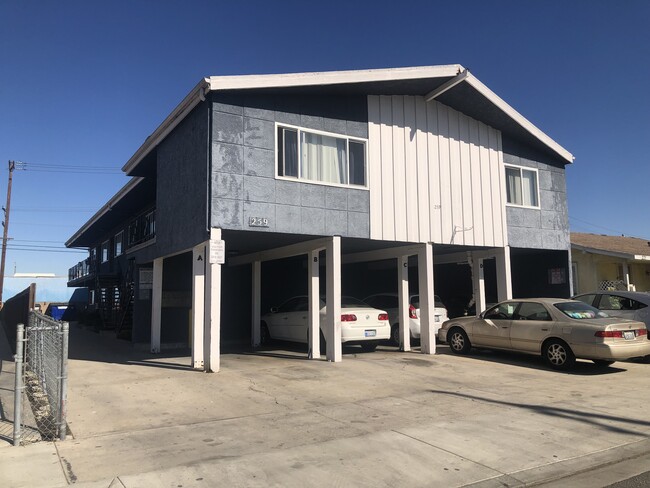 Building Photo - R02-130-MF