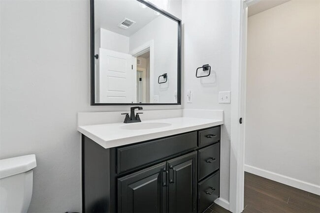 Building Photo - 15908 Buffalo Dr