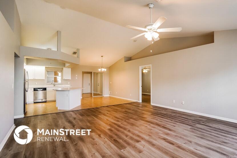 Building Photo - 2108 NE 15th Ln