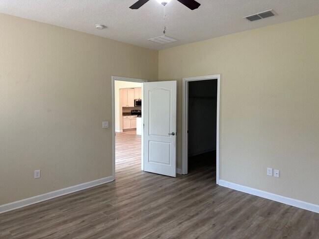 Building Photo - Beautiful 4/3.5 home located in Independence Signature Lakes Community of Winter Garden!