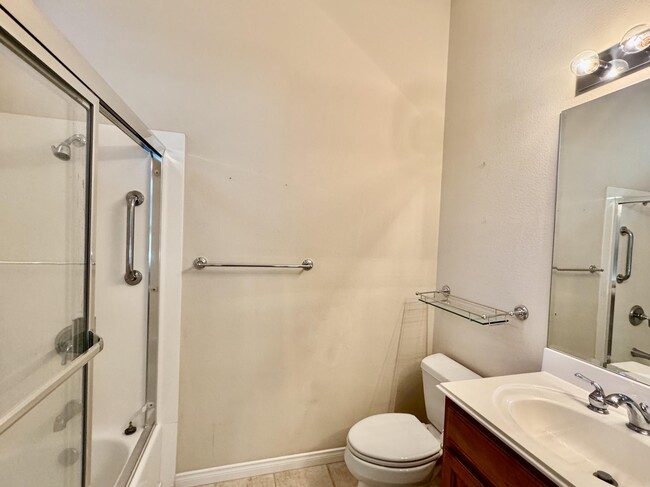 Building Photo - 78768 Yellen Dr