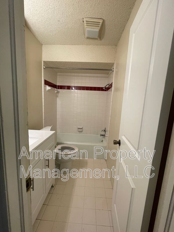 Building Photo - 11841 E 36th St