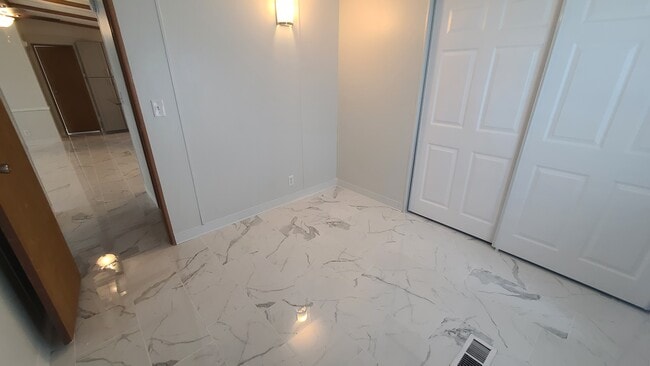 Building Photo - 2901 Stallion Dr