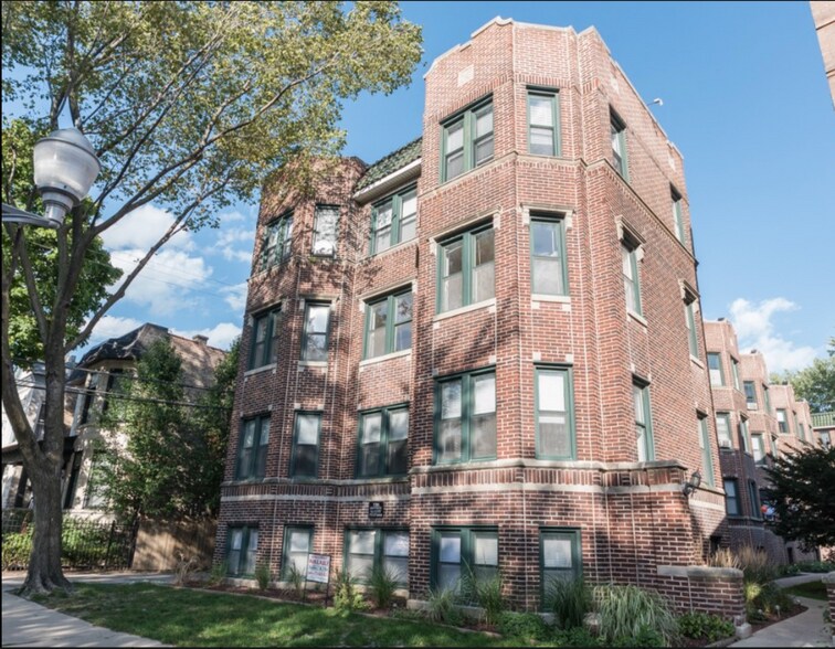 Building Photo - 3837 N Greenview Ave