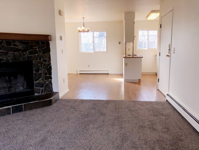 Building Photo - 1103 Broaddus St