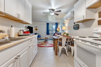 Building Photo - 661 8th Ave E N