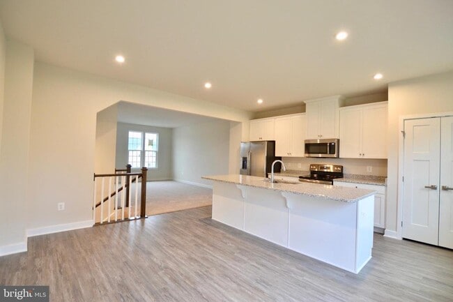 Building Photo - 30 Quebec Ct
