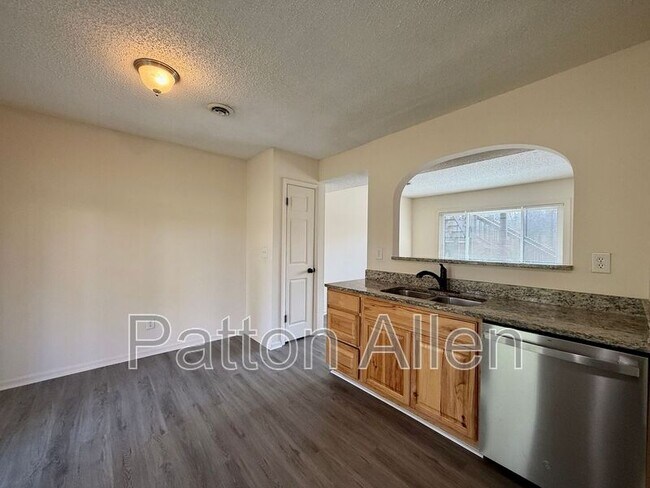 Building Photo - 22 Dawnwood Cir
