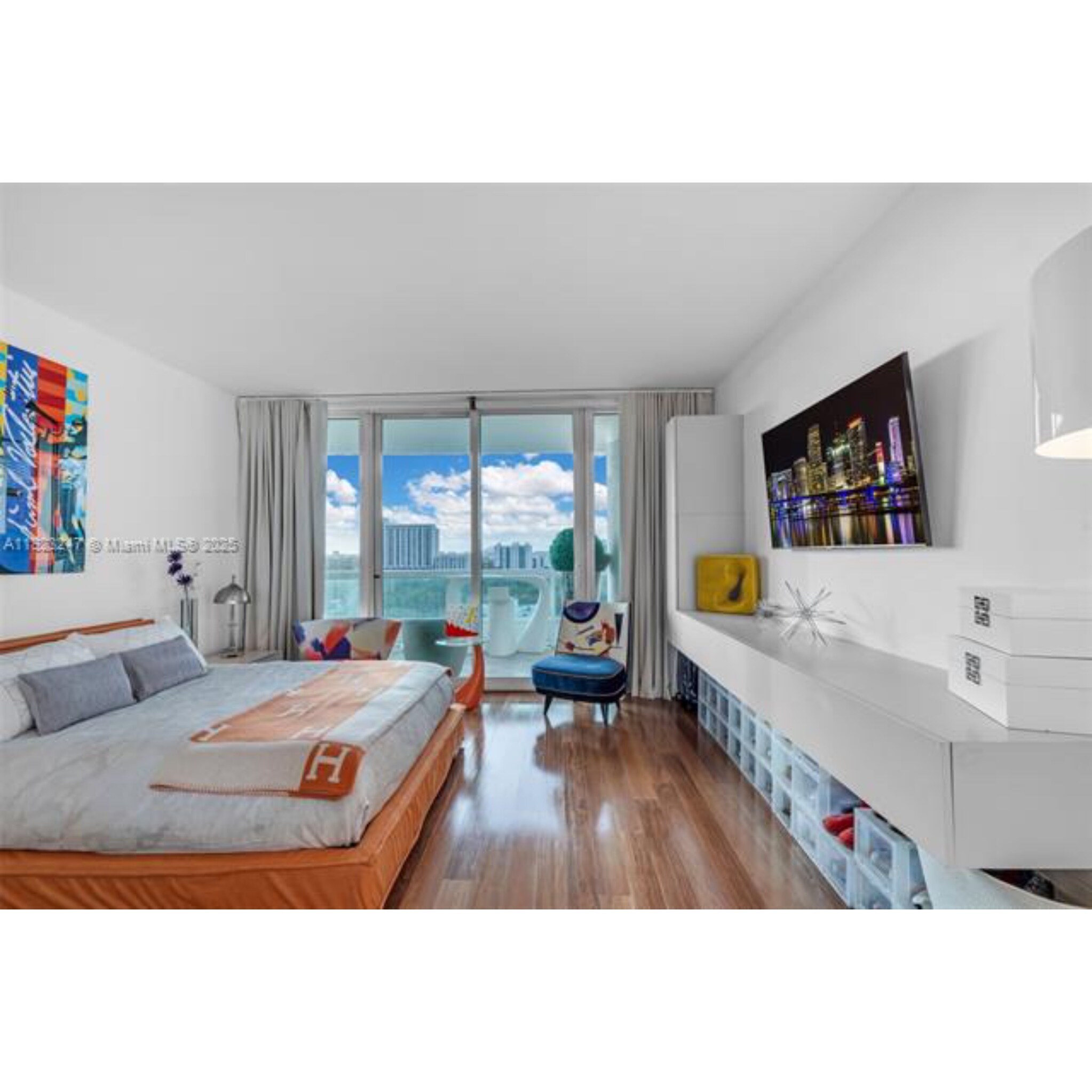 Building Photo - 1643 Brickell Ave