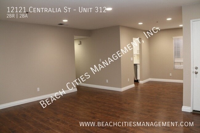 Building Photo - 12121 Centralia St