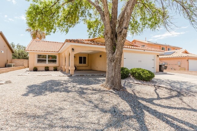 Building Photo - MOVE IN SPECIAL: $500 off the First Month ...