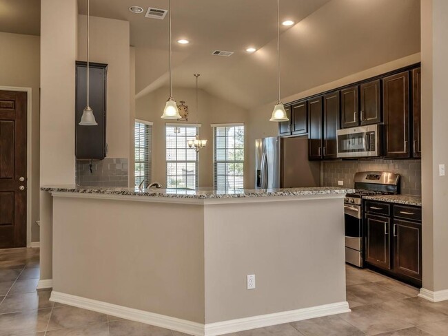 Building Photo - 2104 Granite Hill Dr