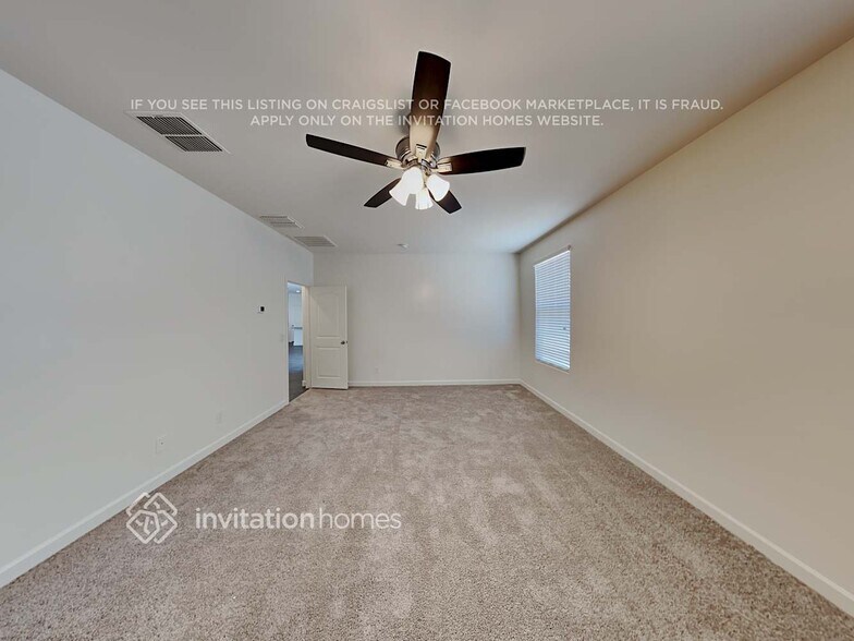 Building Photo - 682 W Belmont Red Trail